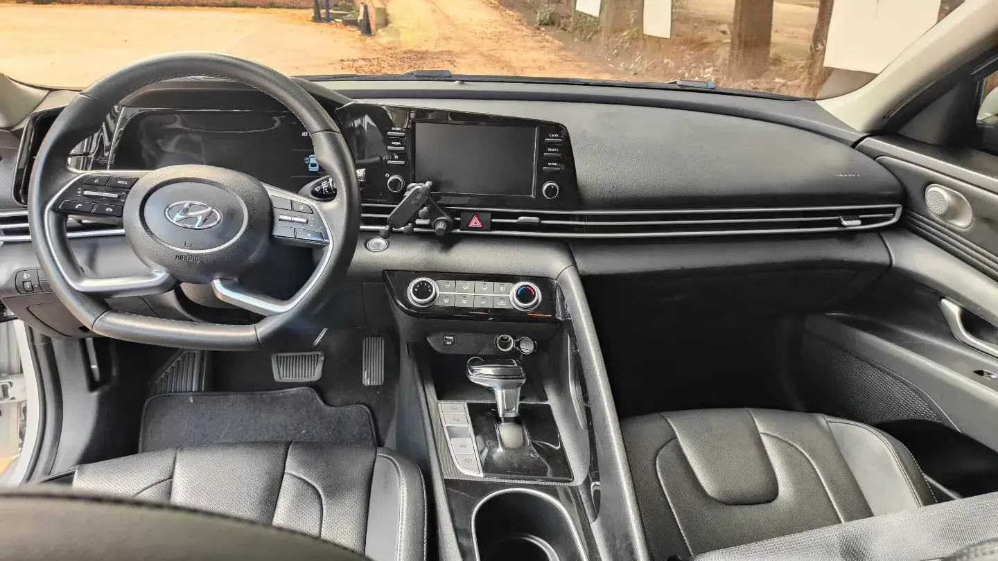 2021 HYUNDAI ELANTRA thumbnail 4