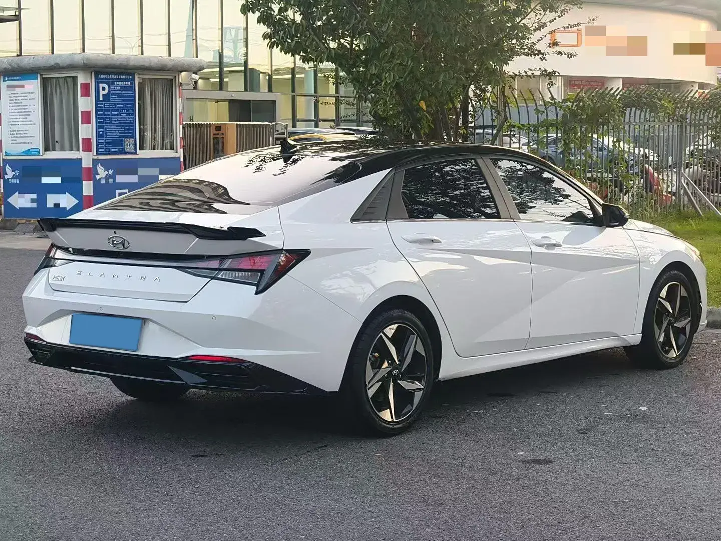 2021 HYUNDAI ELANTRA thumbnail 3