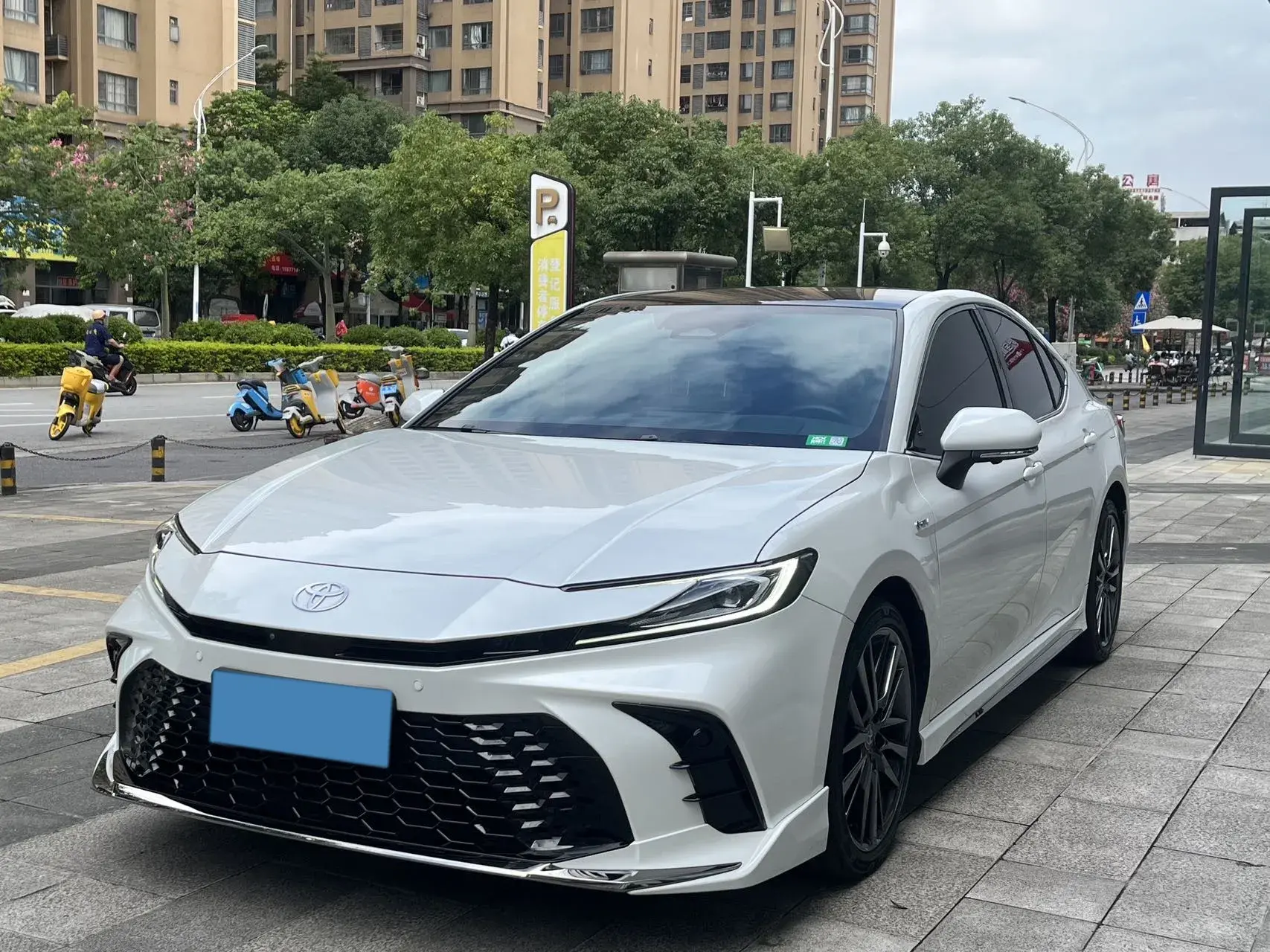 2024 TOYOTA CAMRY view 1
