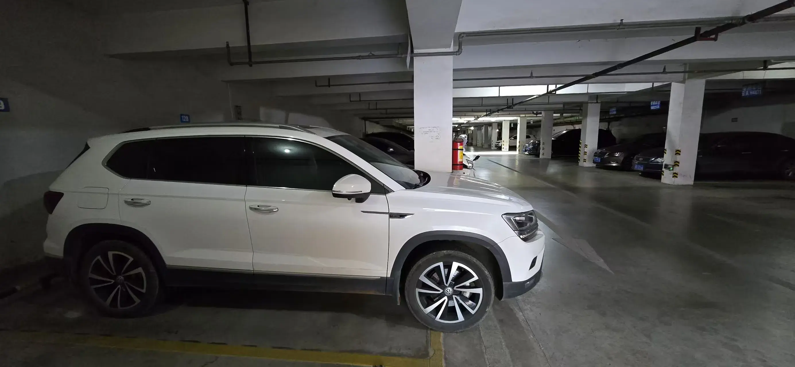 2020 VOLKSWAGEN THARU thumbnail 3