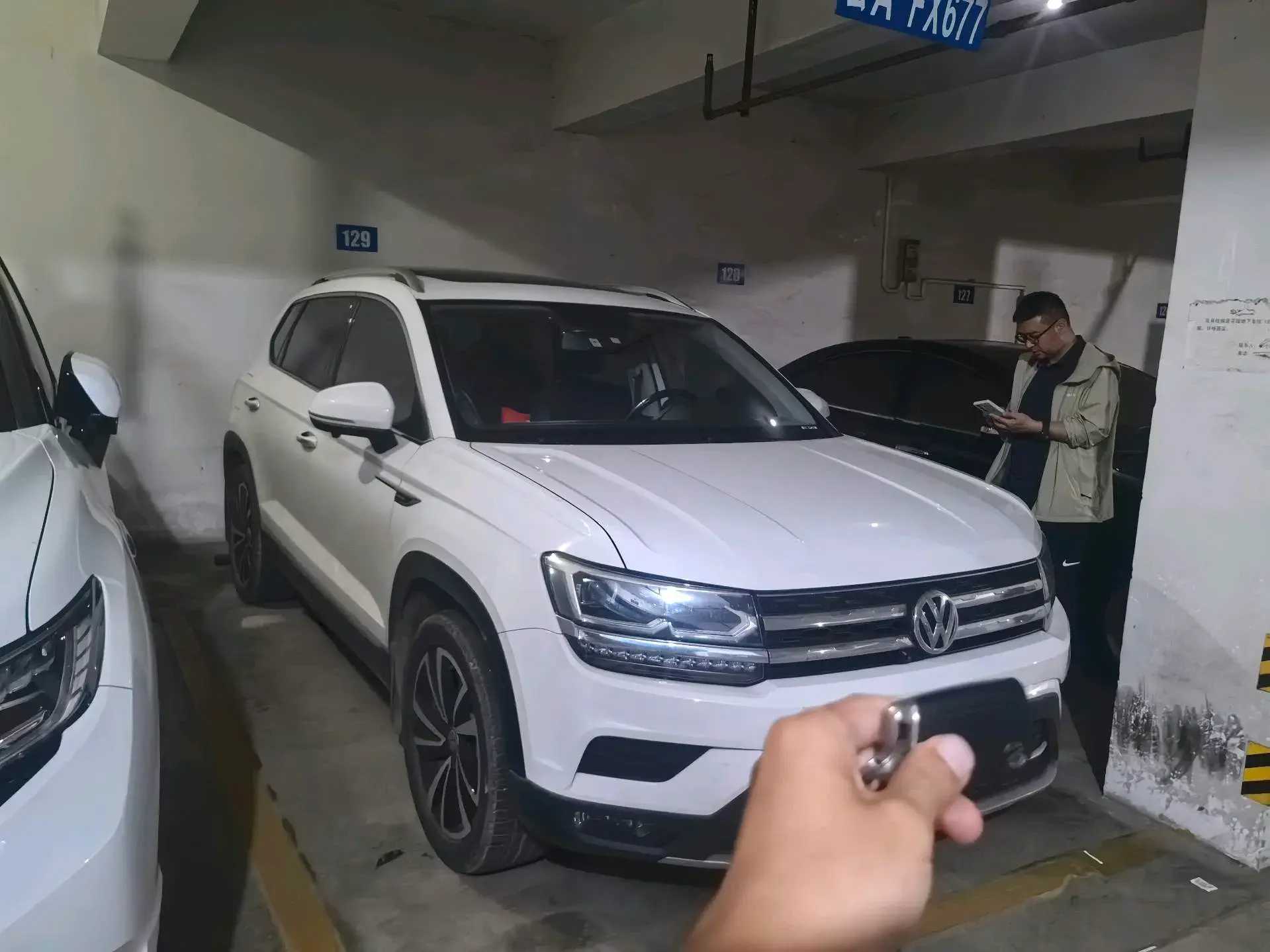 2020 VOLKSWAGEN THARU thumbnail 2