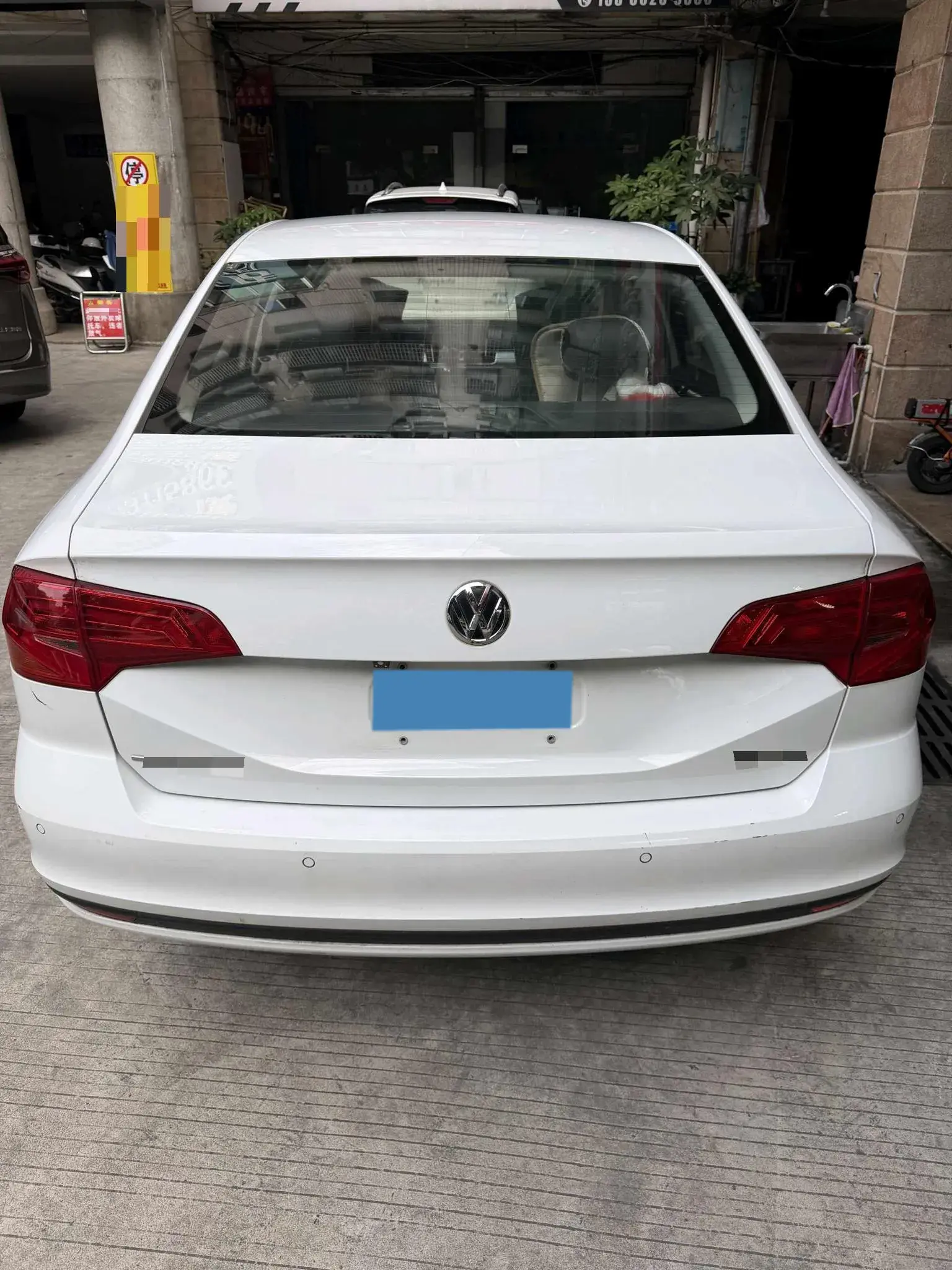 2018 VOLKSWAGEN BORA thumbnail 3