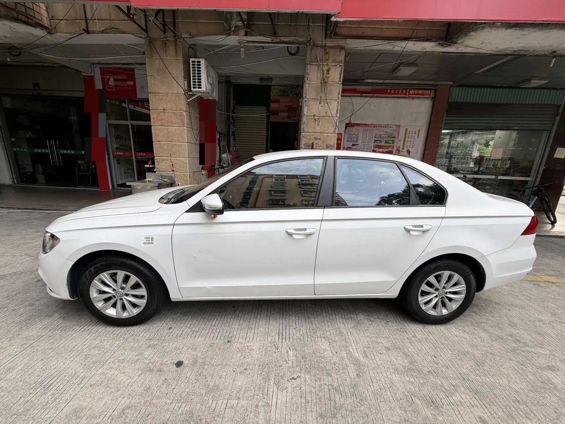 2018 VOLKSWAGEN BORA thumbnail 4