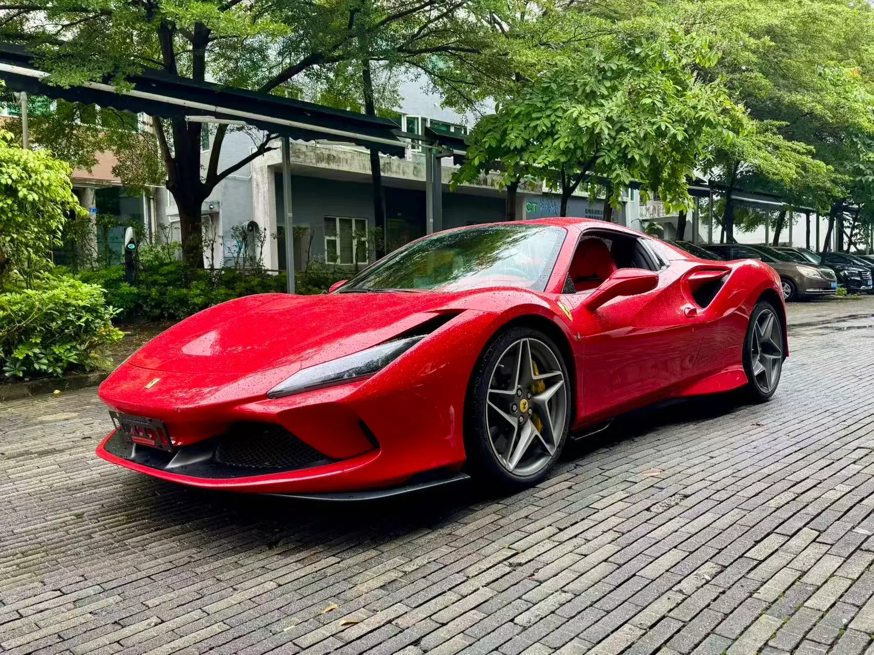 2020 FERRARI F8 view 1