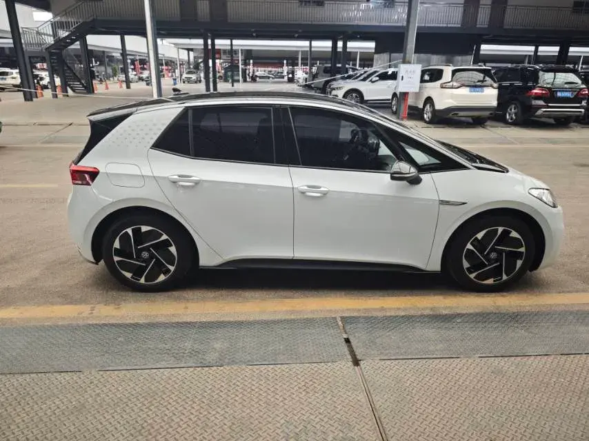 2023 VOLKSWAGEN ID.3 thumbnail 3