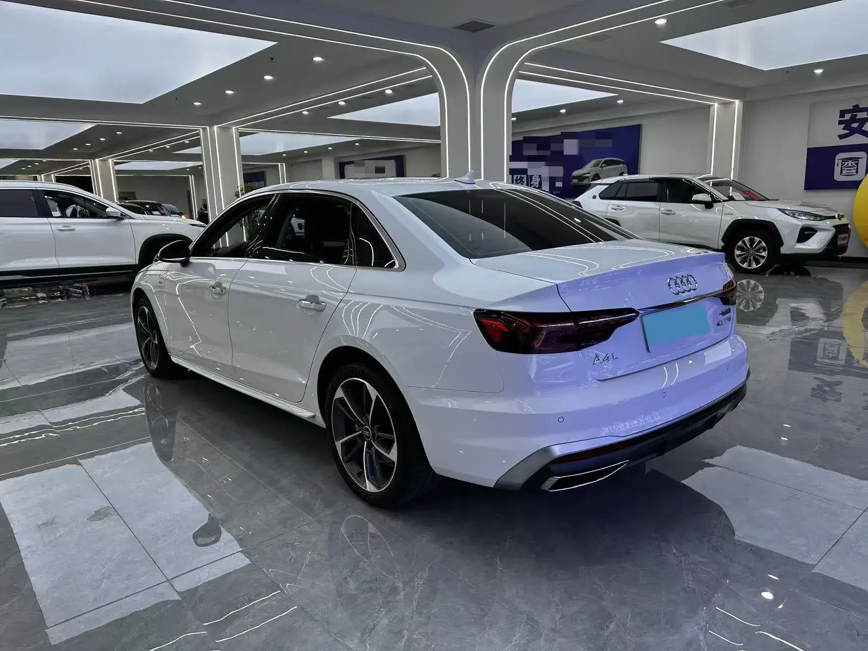 2020 AUDI A4L thumbnail 4