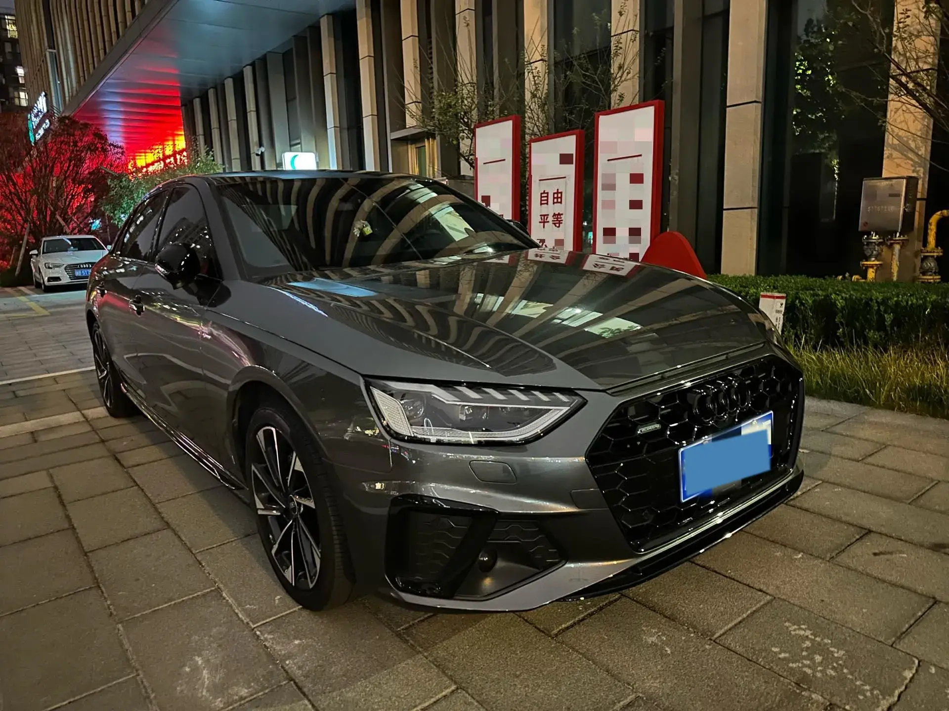 2023 AUDI A4L thumbnail 3