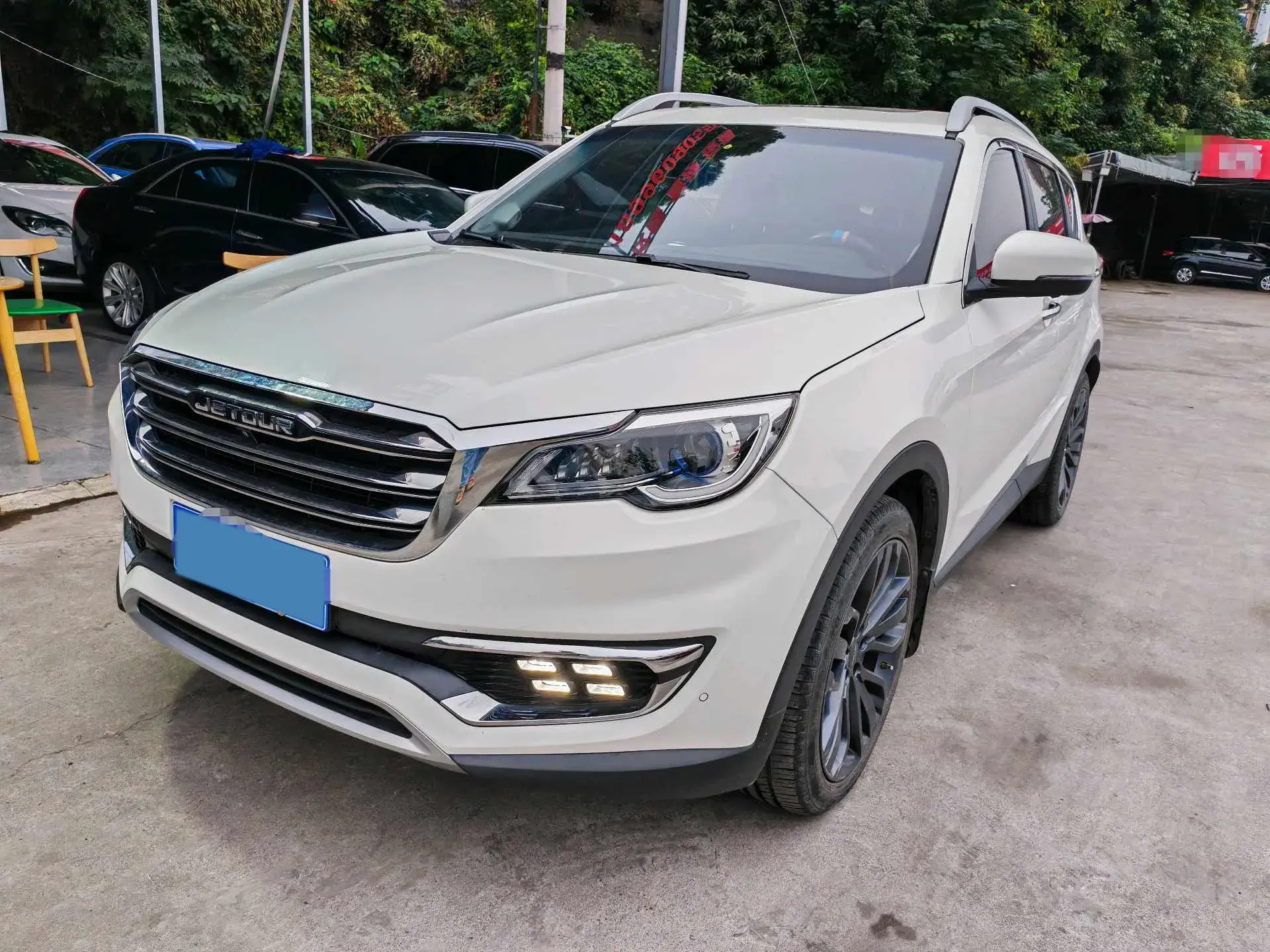 2018 JETOUR X70 view 1