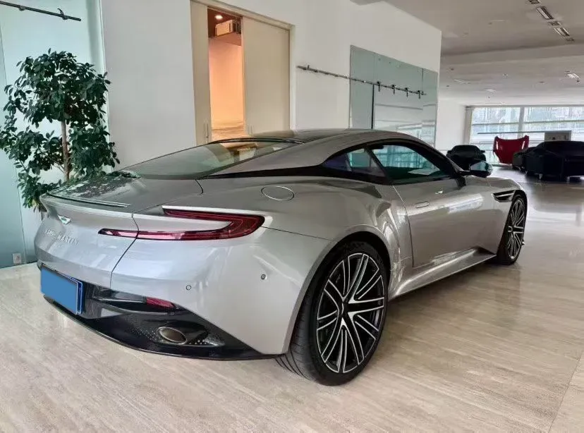 2023 Aston Martin DB12 4.0T 680HP V8 8AT,autocango,china used car exporter,china ev exporter,chinese used car exporter,chinese used ev exporter