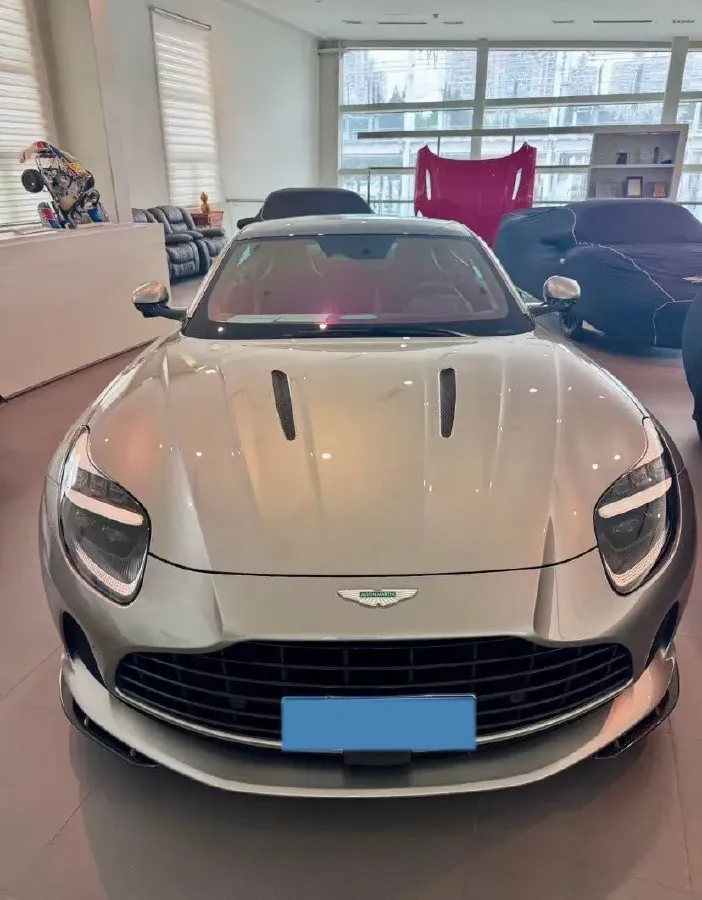 2023 Aston Martin DB12 4.0T 680HP V8 8AT,autocango,china used car exporter,china ev exporter,chinese used car exporter,chinese used ev exporter