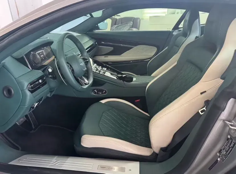 2023 Aston Martin DB12 4.0T 680HP V8 8AT,autocango,china used car exporter,china ev exporter,chinese used car exporter,chinese used ev exporter
