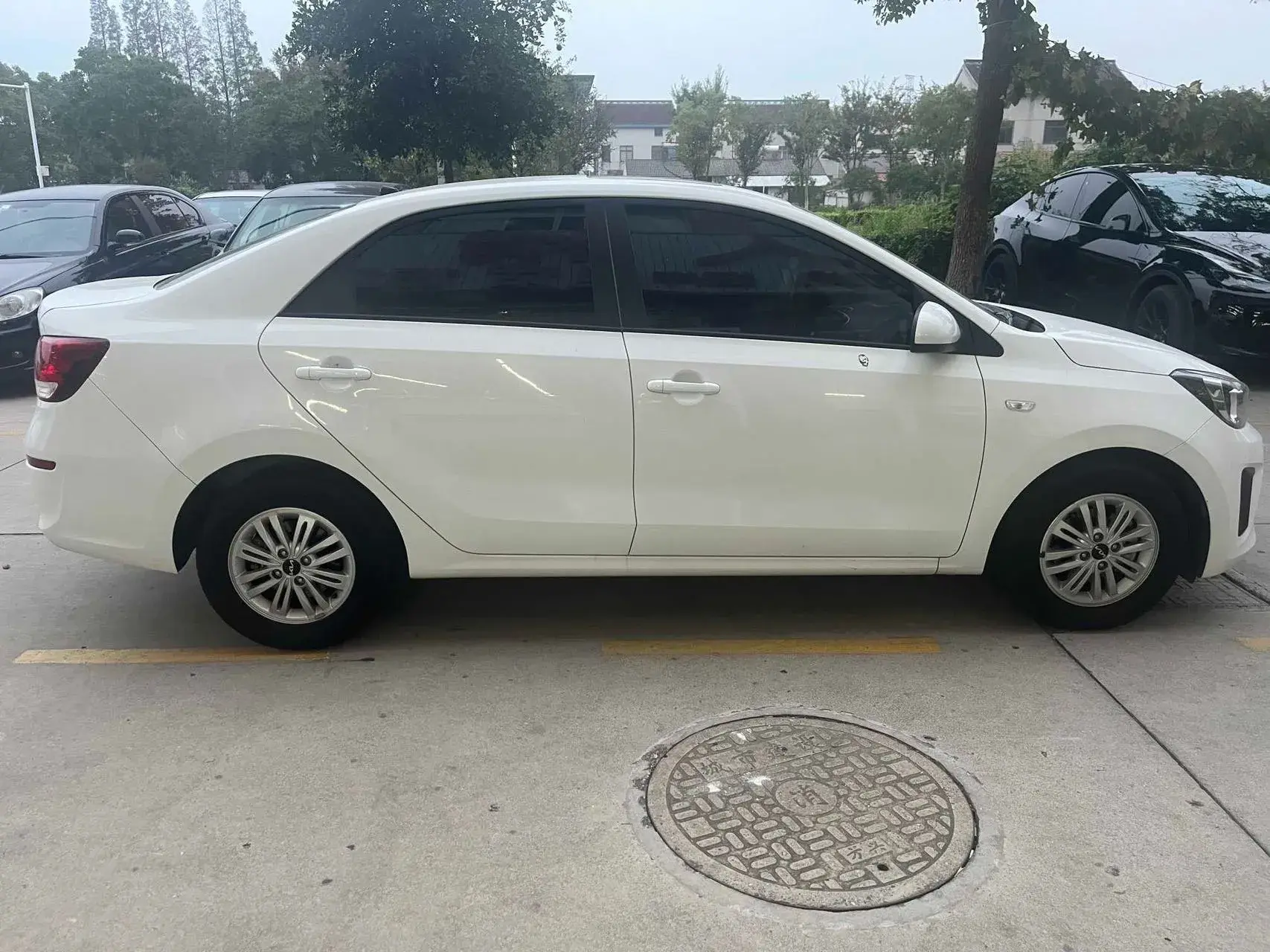 2020 KIA PEGAS thumbnail 4