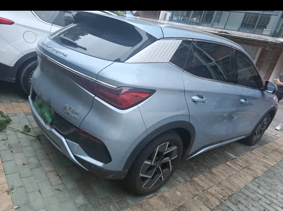 2023 BYD YUAN thumbnail 2