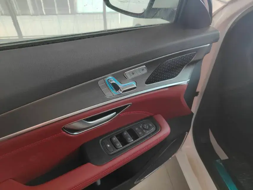 2025 JETOUR X70 thumbnail 4