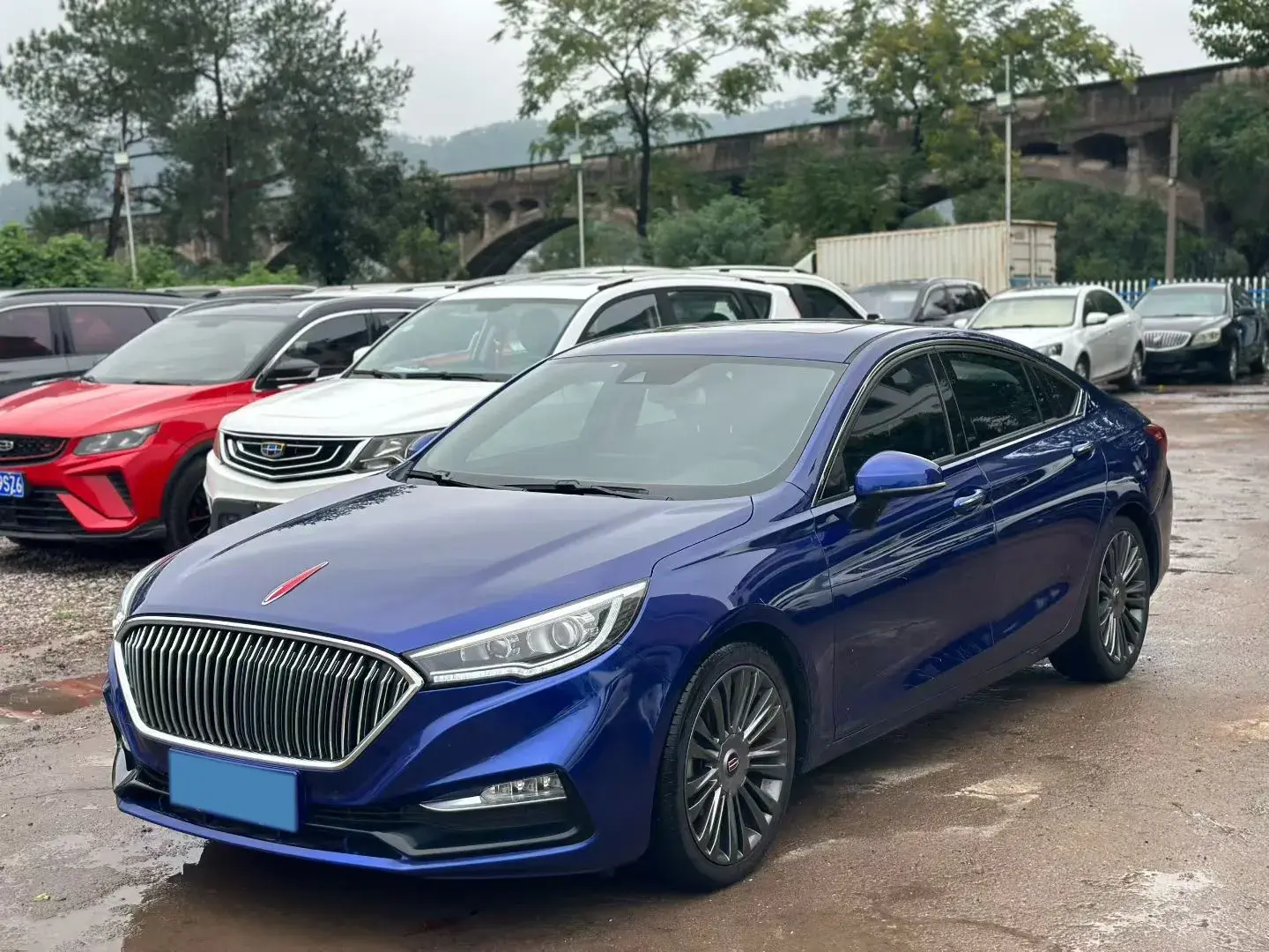 2019 HONGQI H5 view 1