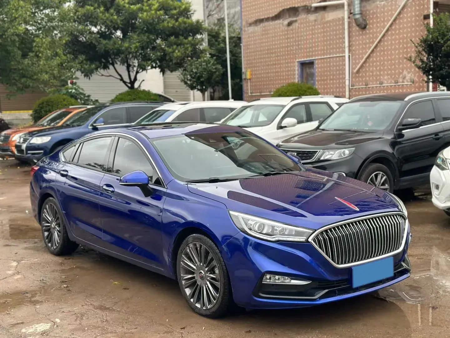2019 HONGQI H5 thumbnail 3