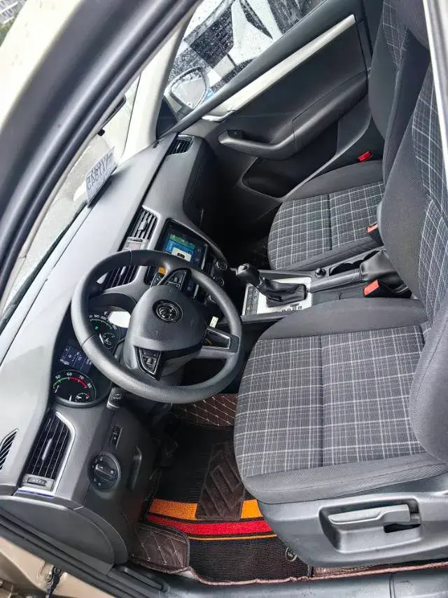 2019 SKODA OCTAVIA thumbnail 4