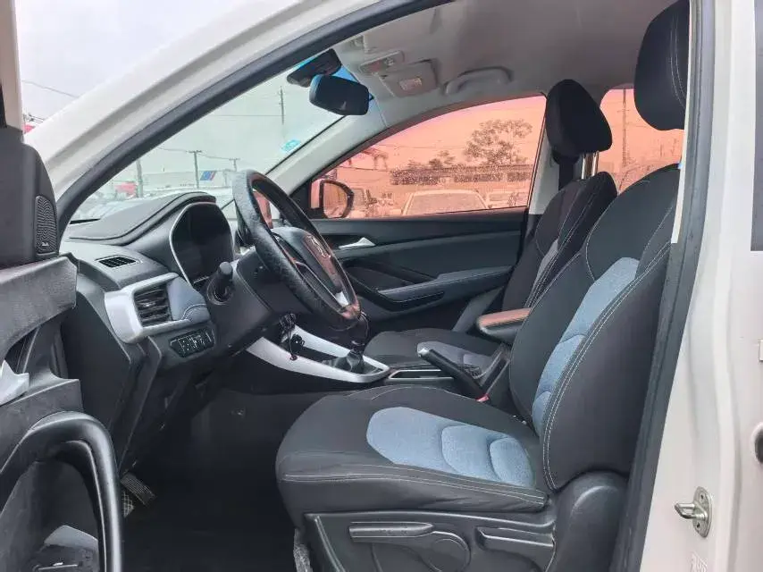 2018 BAOJUN 530 thumbnail 2