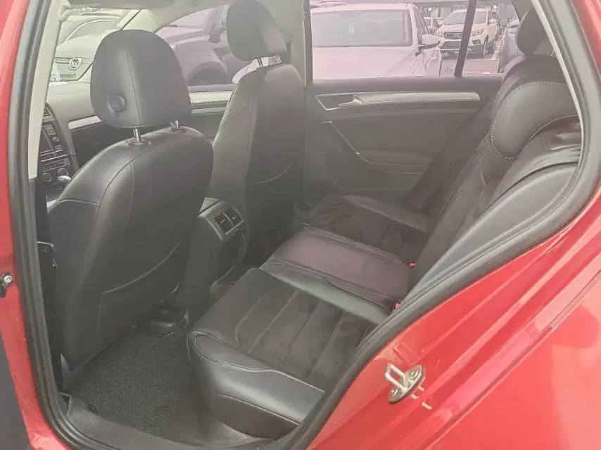 2018 VOLKSWAGEN GOLF thumbnail 4