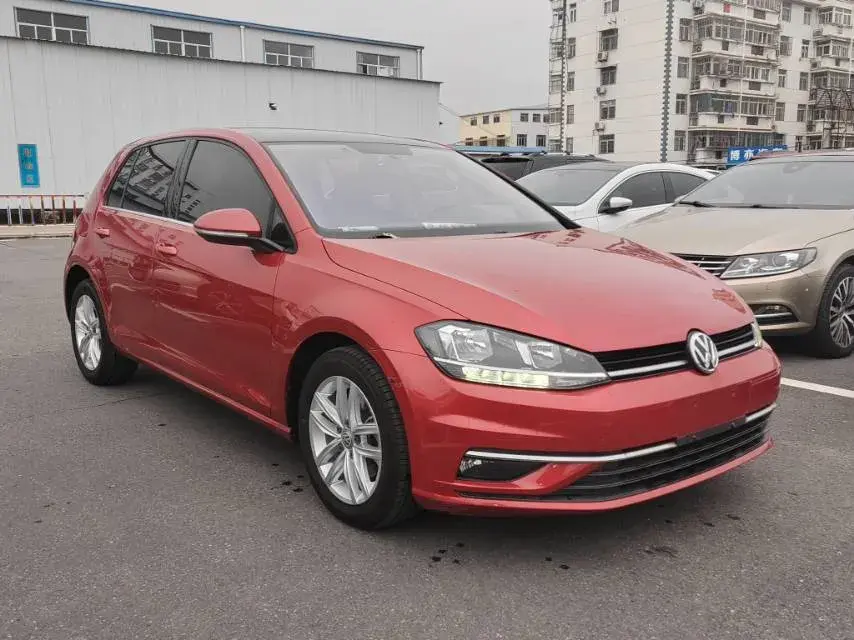 2018 VOLKSWAGEN GOLF thumbnail 3