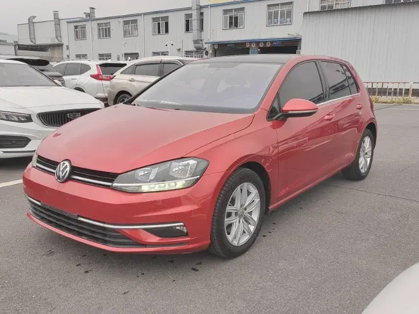 2018 VOLKSWAGEN GOLF view 1