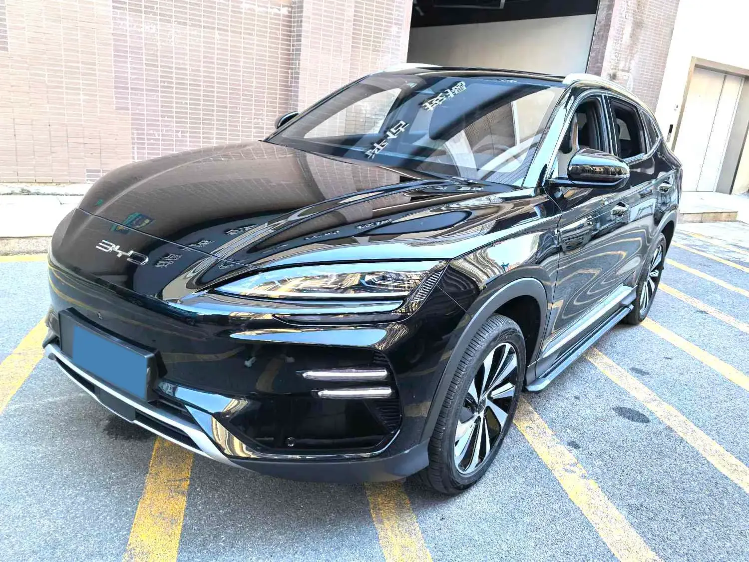 2023 BYD SONG view 1