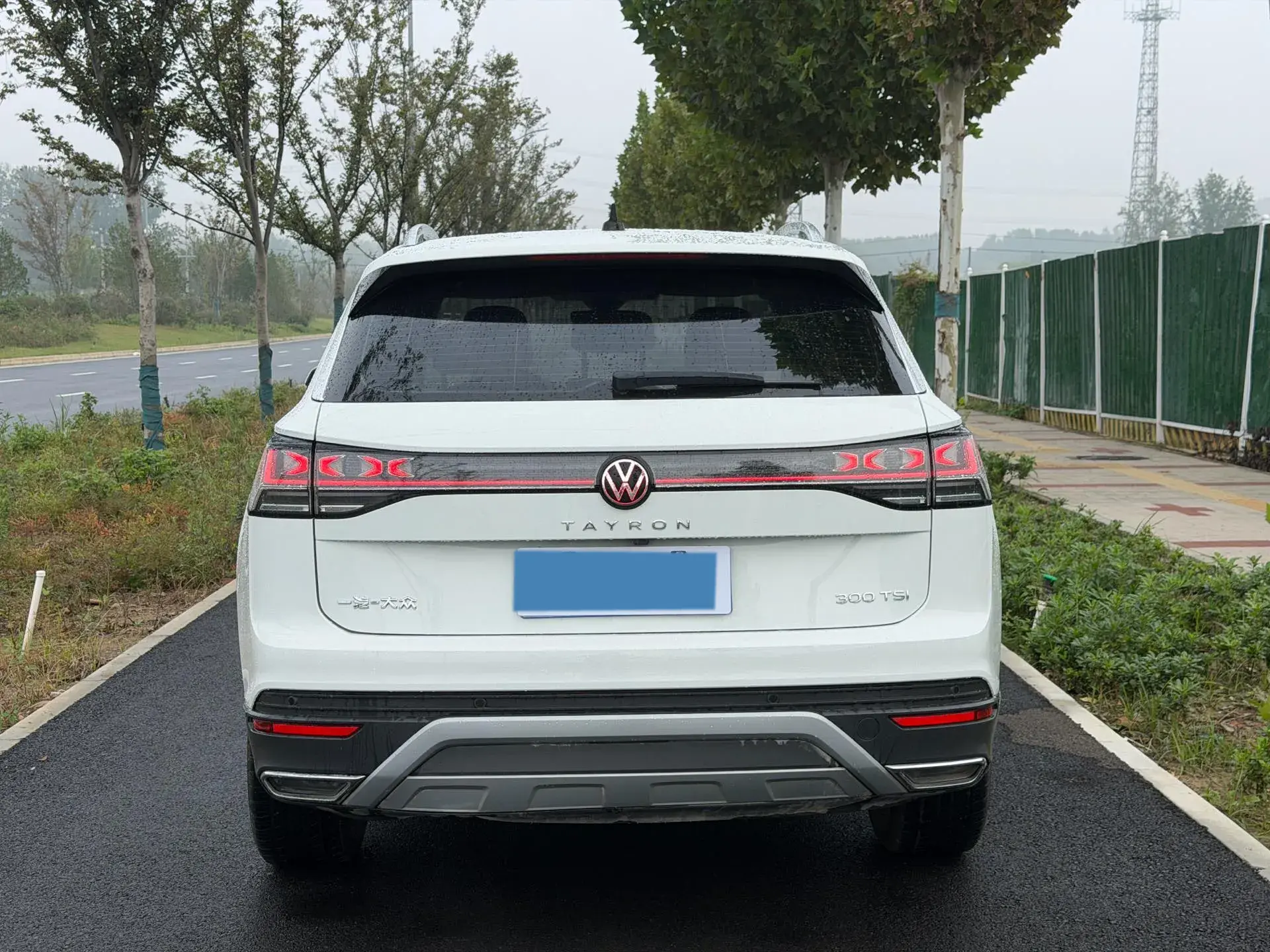 2023 VOLKSWAGEN TAYRON thumbnail 4