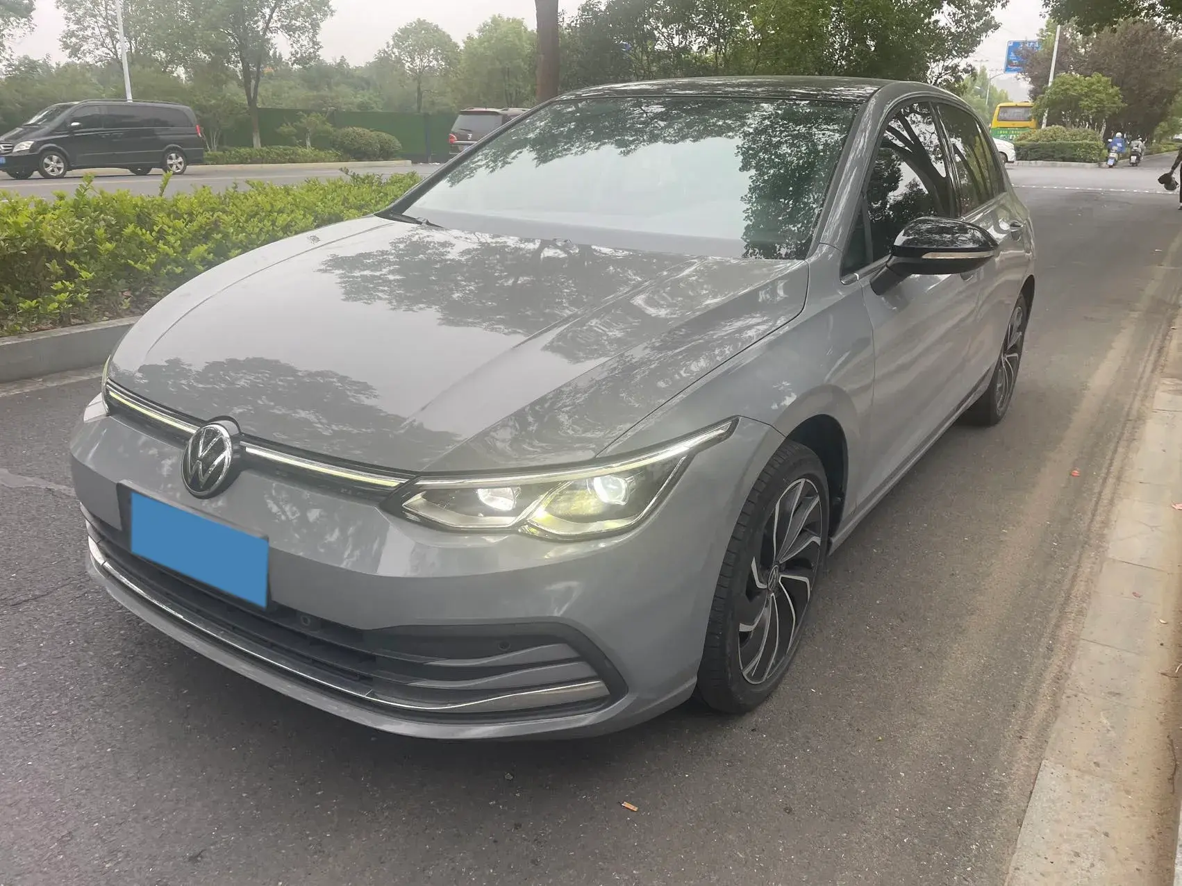 2021 VOLKSWAGEN GOLF view 1