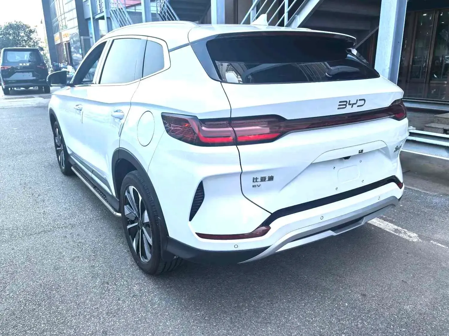 2024 BYD SONG thumbnail 4