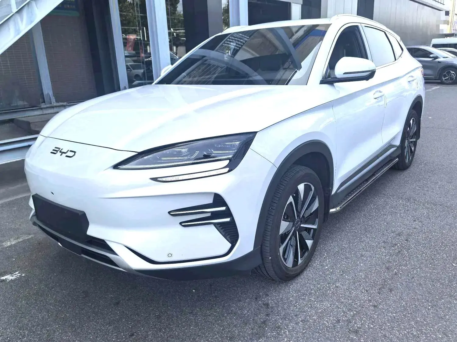 2024 BYD SONG view 1