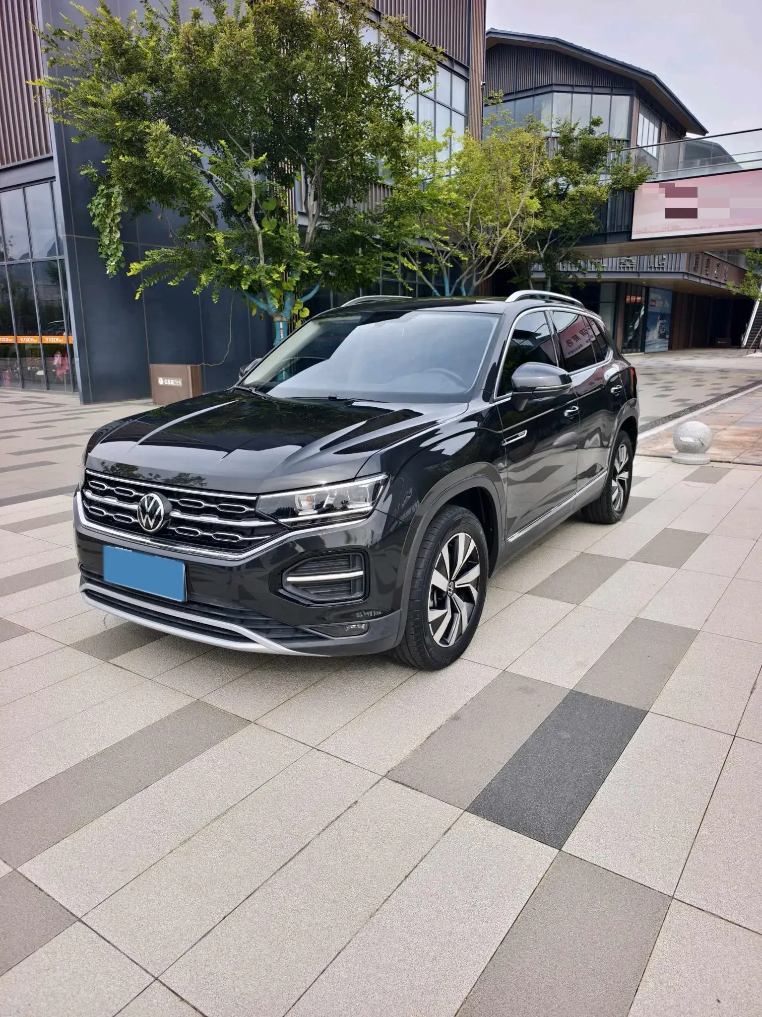 2022 VOLKSWAGEN TAYRON view 1