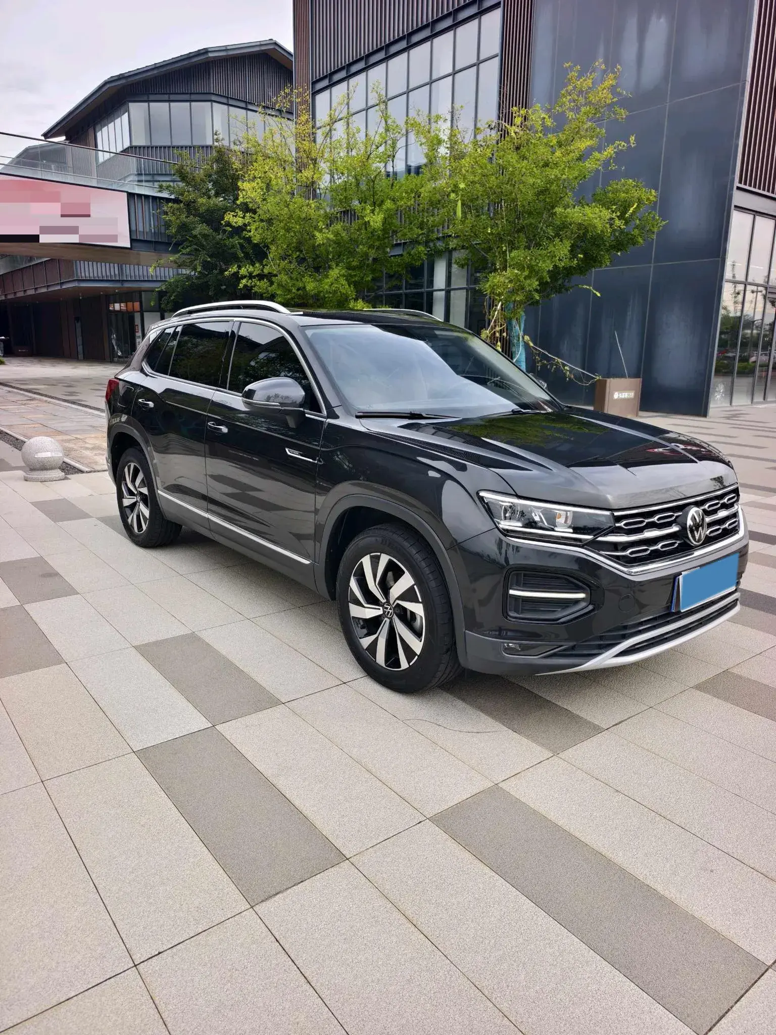 2022 VOLKSWAGEN TAYRON thumbnail 3