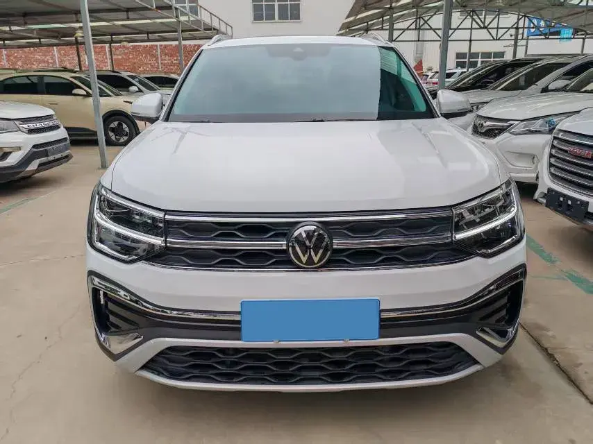 2023 VOLKSWAGEN THARU thumbnail 2