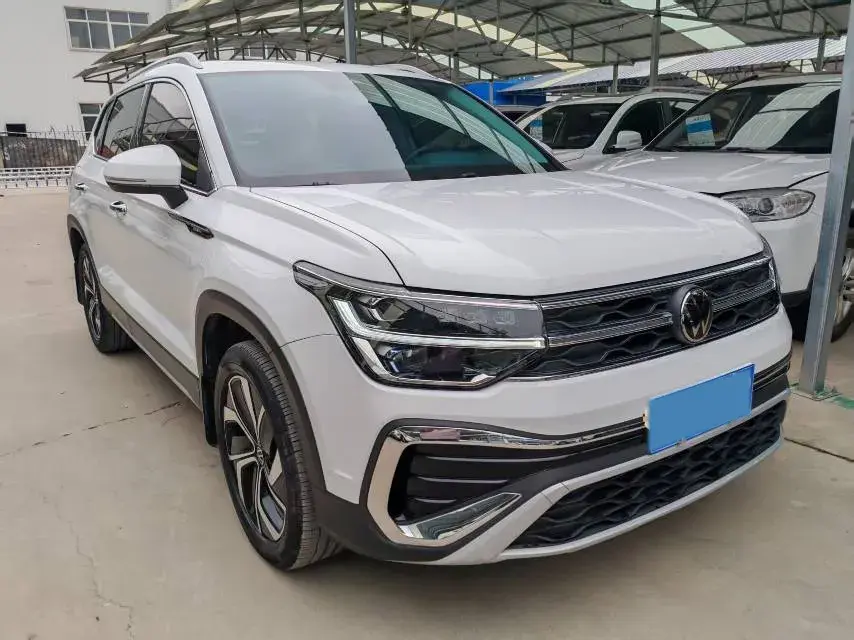 2023 VOLKSWAGEN THARU thumbnail 3