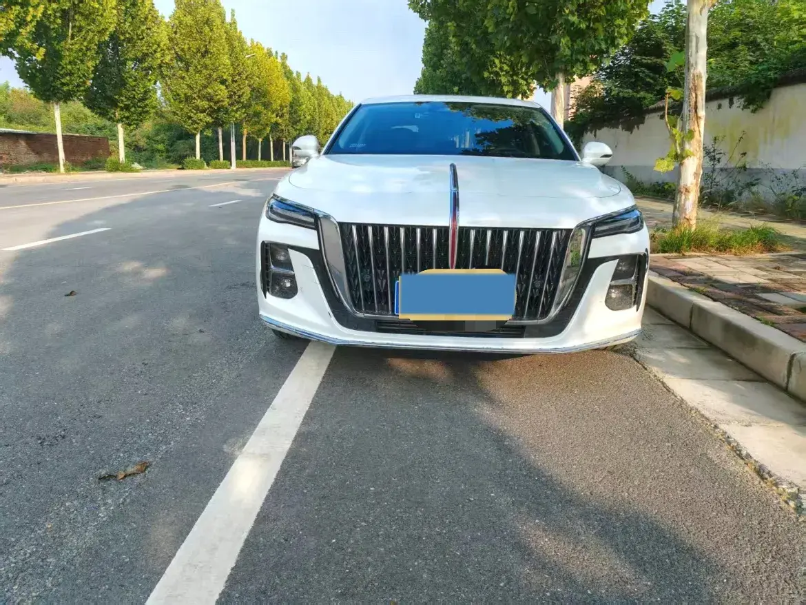 2023 HONGQI H5 thumbnail 2