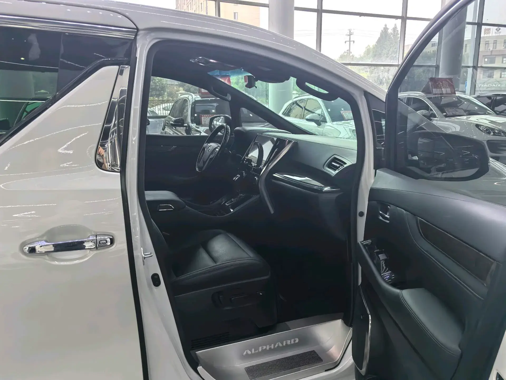 2021 TOYOTA ALPHARD thumbnail 4