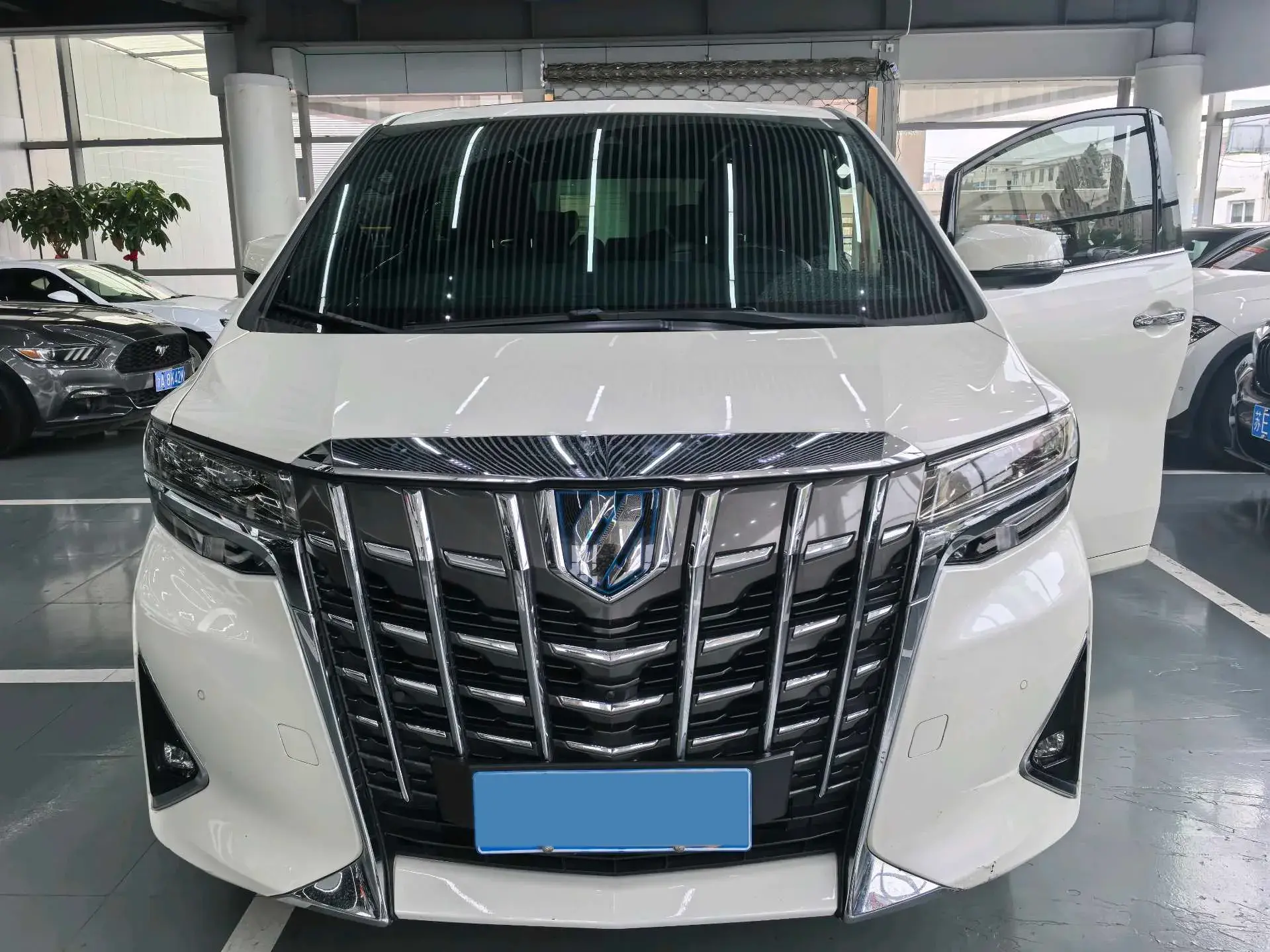 2021 TOYOTA ALPHARD thumbnail 2