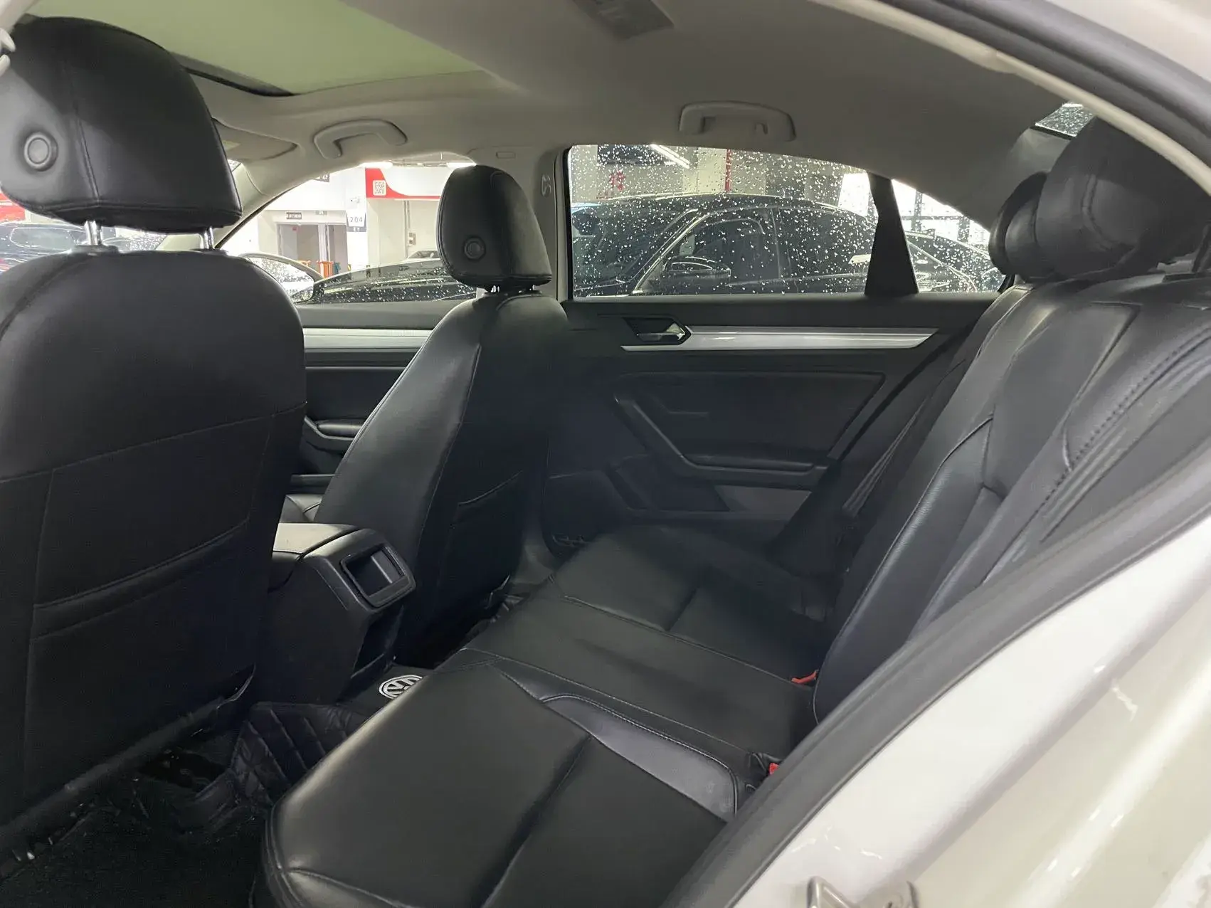 2021 VOLKSWAGEN LAMANDO thumbnail 3