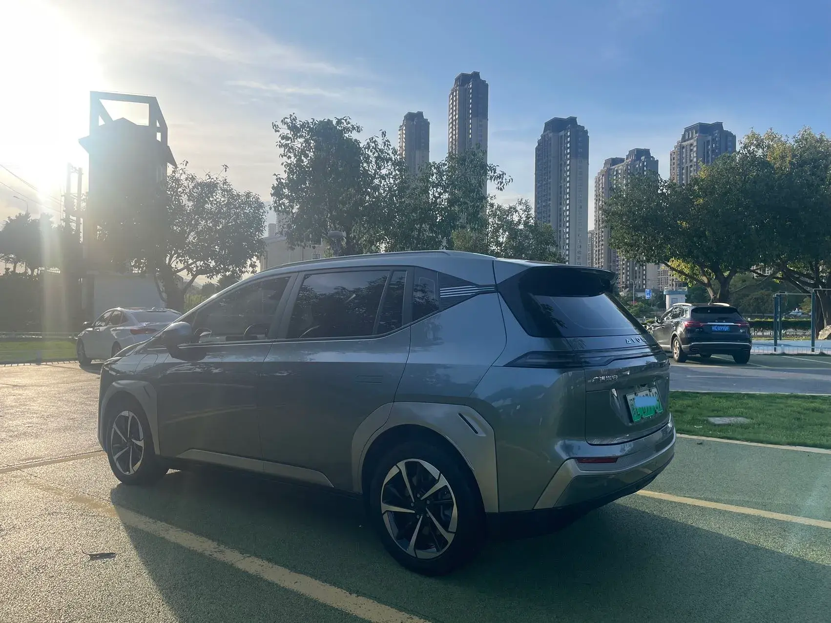 2023 AION Y thumbnail 4