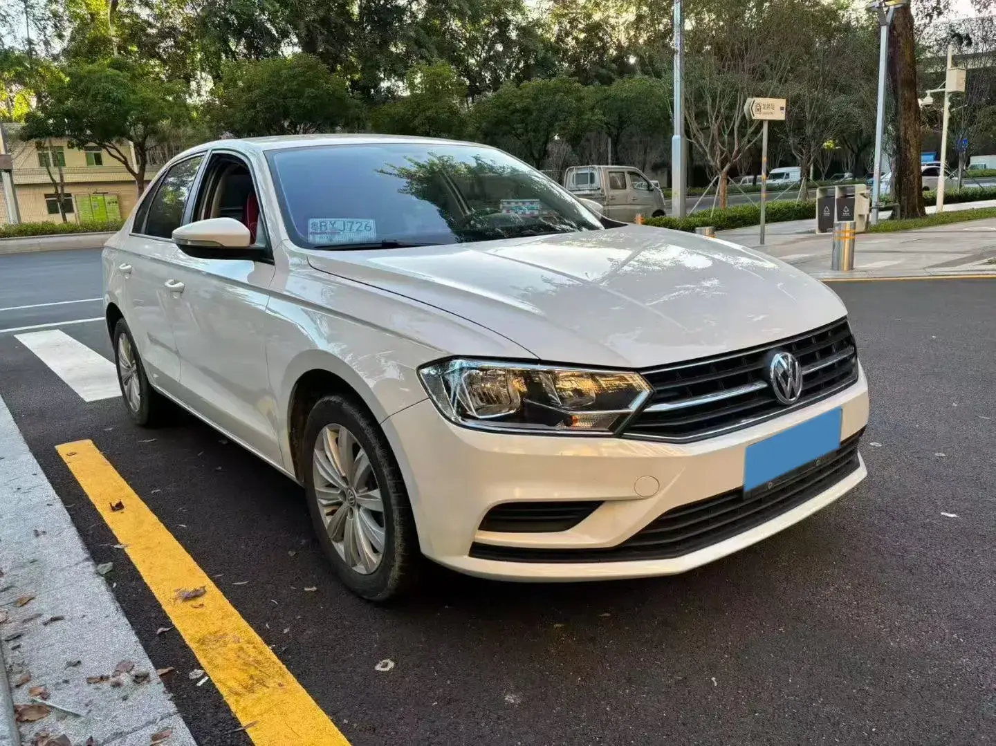 2019 VOLKSWAGEN BORA thumbnail 3