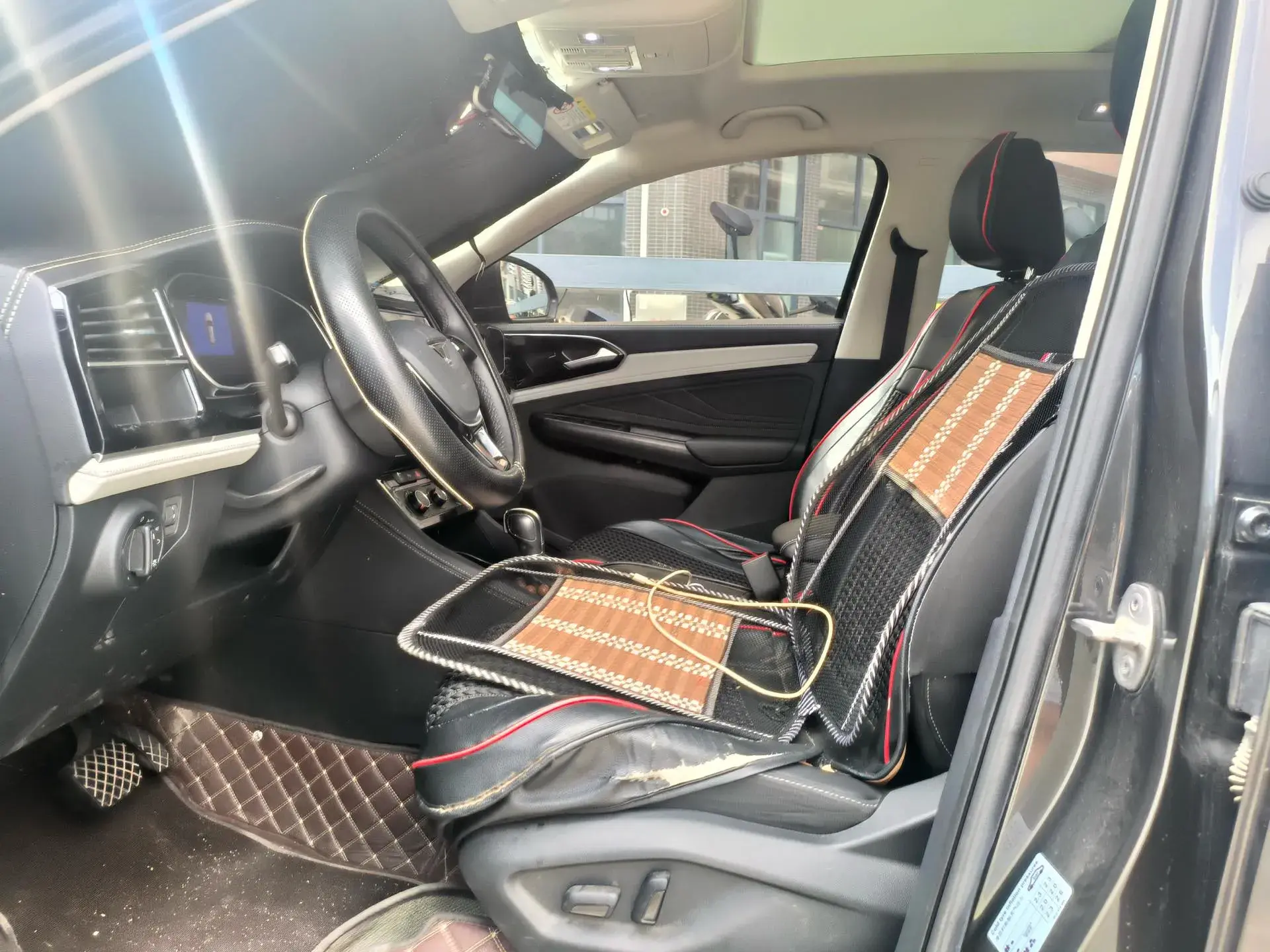 2022 JETTA VS7 thumbnail 4