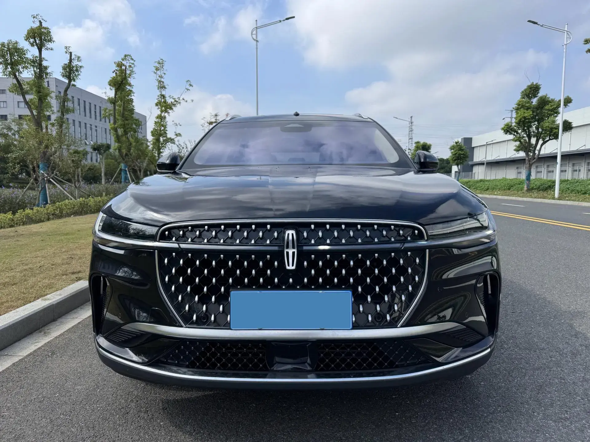 2023 LINCOLN NAUTILUS thumbnail 2