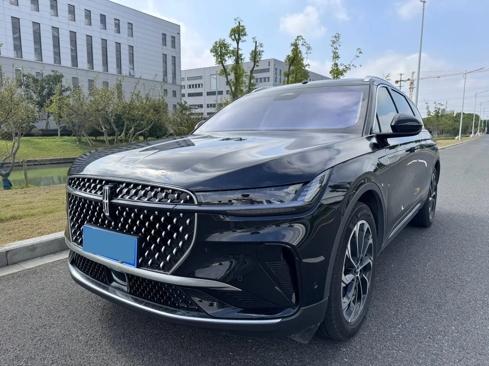 2023 LINCOLN NAUTILUS view 1