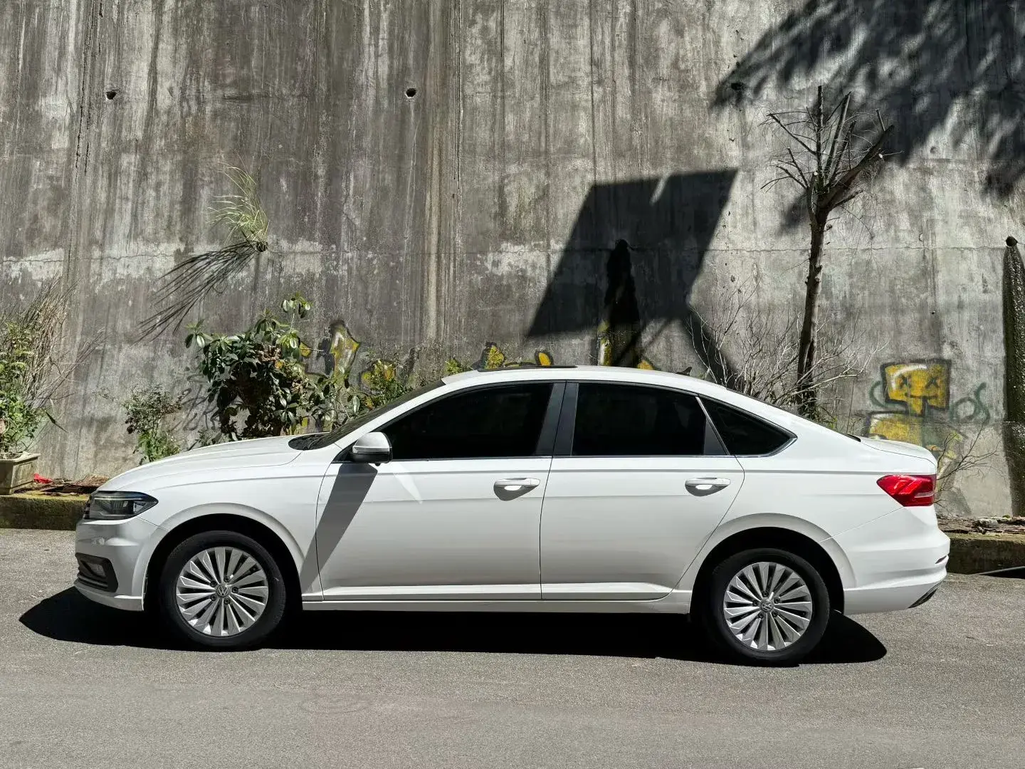 2018 VOLKSWAGEN LAVIDA thumbnail 3