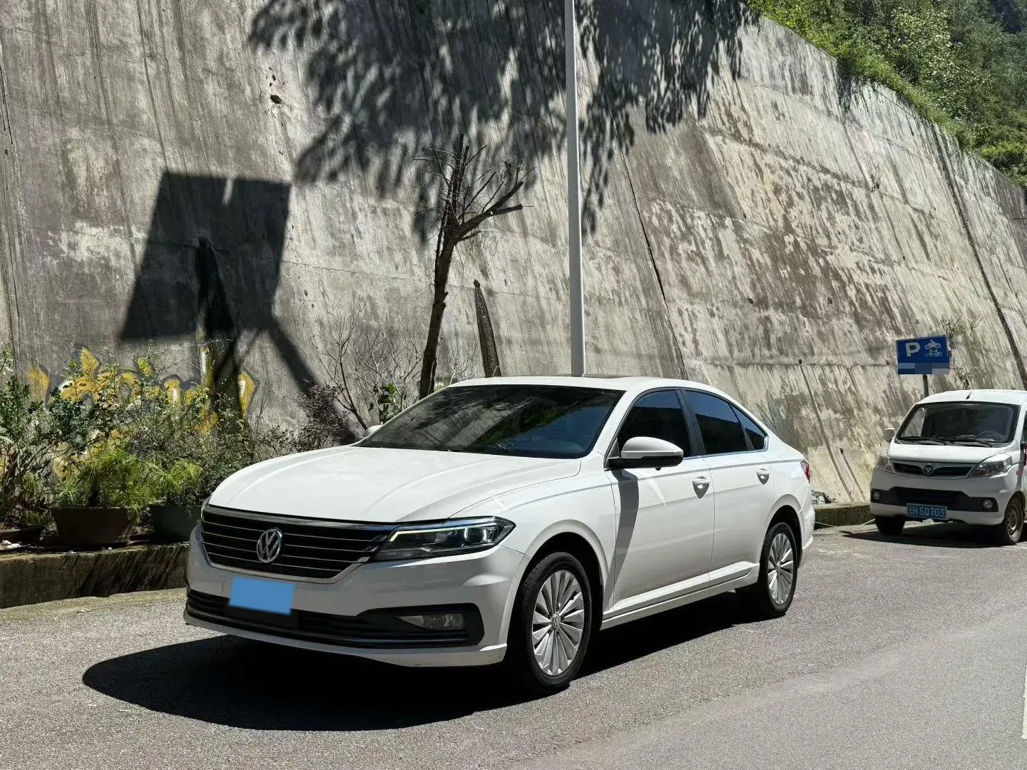 2018 VOLKSWAGEN LAVIDA view 1