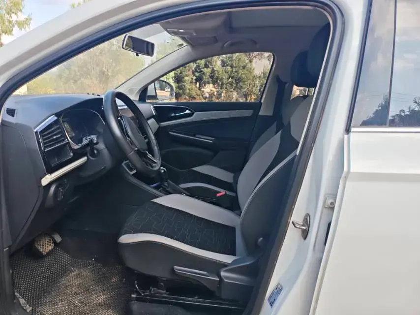 2022 JETTA VS7 thumbnail 4