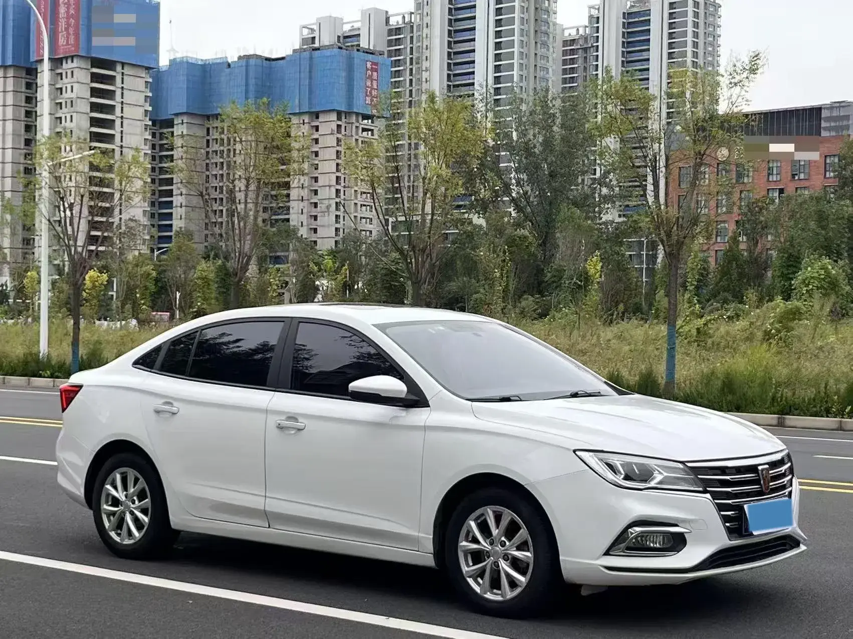 2019 ROEWE I5 thumbnail 3