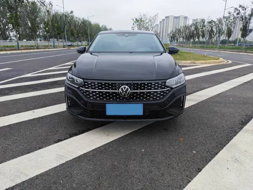 2023 VOLKSWAGEN LAVIDA thumbnail 3