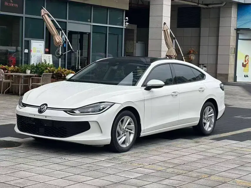 2022 VOLKSWAGEN LAMANDO view 1