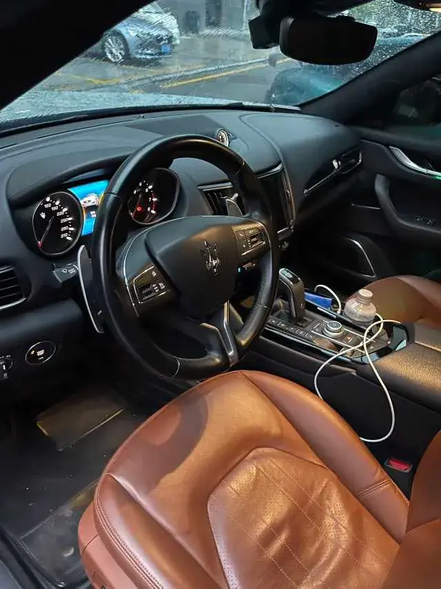 2016 MASERATI LEVANTE thumbnail 4